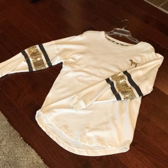 Gorgeous VINTAGE VICTORIAS SECRET PINK Sequinned top size Small!  Comfy! - Picture 2 of 8